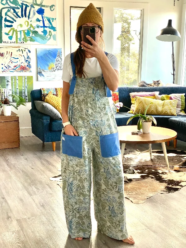 Women's overalls with a back pocket for convenienceWide Leg Overalls - sm/med