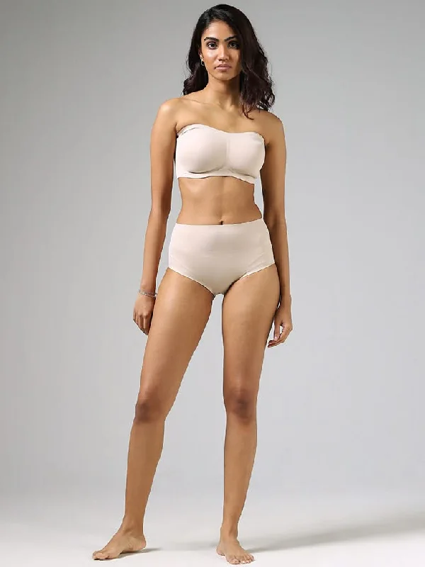 Elastic Waist Women Shorts for Easy Wear and ComfortWunderlove Nude Strapless Bra