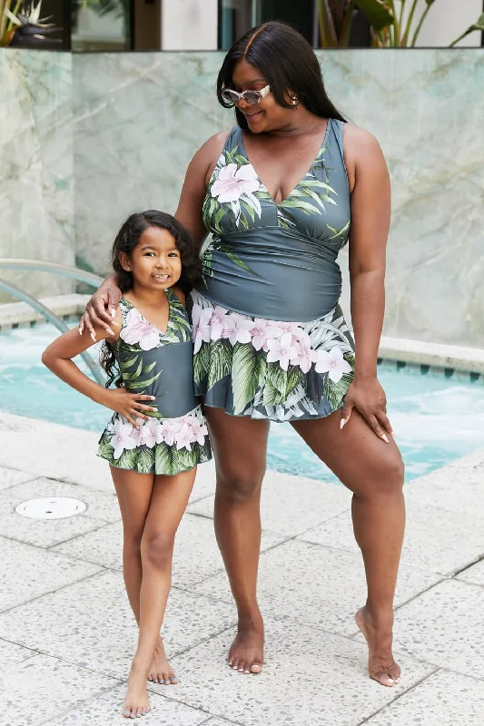Women's Cargo - Style One - Pieces in Khaki with Pockets for a Practical and Stylish Outdoor LookMarina West Swim Full Size Clear Waters Swim Dress in Aloha Forest Women's Cargo - Style One - Pieces in Khaki with Pockets for a Practical and Stylish Outdoor LookMarina West Swim Full Size Clear Waters Swim Dress in Aloha Forest