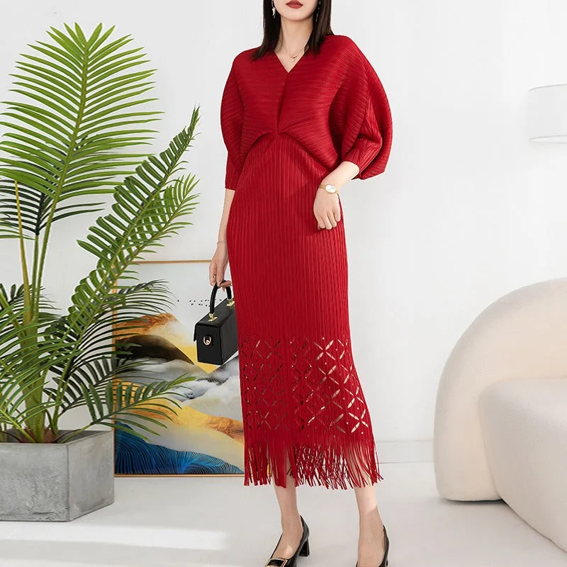 Maxi dresses with a ruffled neckline for a charming look Maxi dresses with a ruffled neckline for a charming look Miyake Pleated Batwing Sleeve Tassel Maxi Dress Maxi dresses with a ruffled neckline for a charming look Maxi dresses with a ruffled neckline for a charming look Miyake Pleated Batwing Sleeve Tassel Maxi Dress