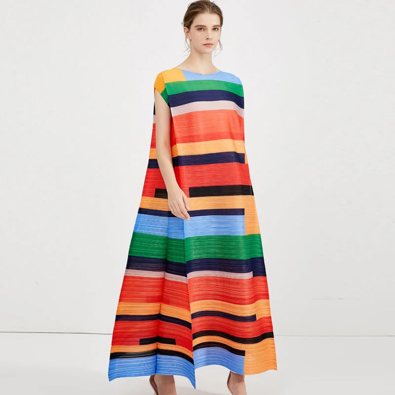 Maxi dresses with a keyhole back for a sexy detail Maxi dresses with a keyhole back for a sexy detail Miyake Pleated Contrast Striped Maxi Dress Maxi dresses with a keyhole back for a sexy detail Maxi dresses with a keyhole back for a sexy detail Miyake Pleated Contrast Striped Maxi Dress