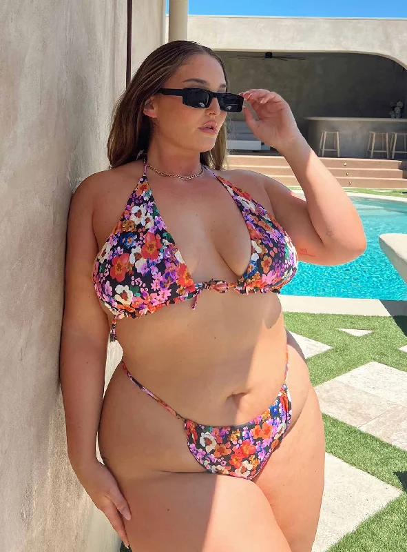 Ruched bikini with fabric gathers for a slimming effectSummer Bikini Bottoms Floral Multi Curve Ruched bikini with fabric gathers for a slimming effectSummer Bikini Bottoms Floral Multi Curve